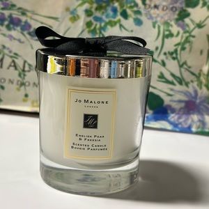 Jo Malone London English Pear & Freesia Scented Home Candle